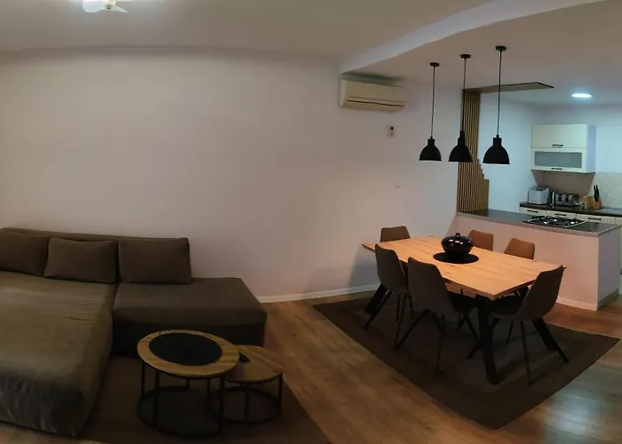 Vila Sanadrija 200 M Od Mora