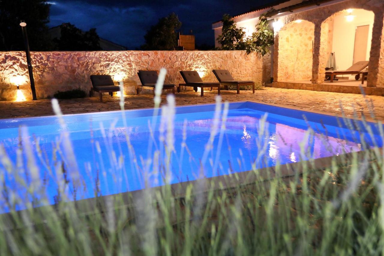 Holiday home Sanadrija 200 M Od Mora Mali Drvenik