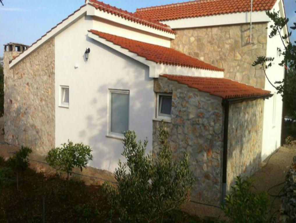 Holiday home Sanadrija 200 M Od Mora Mali Drvenik